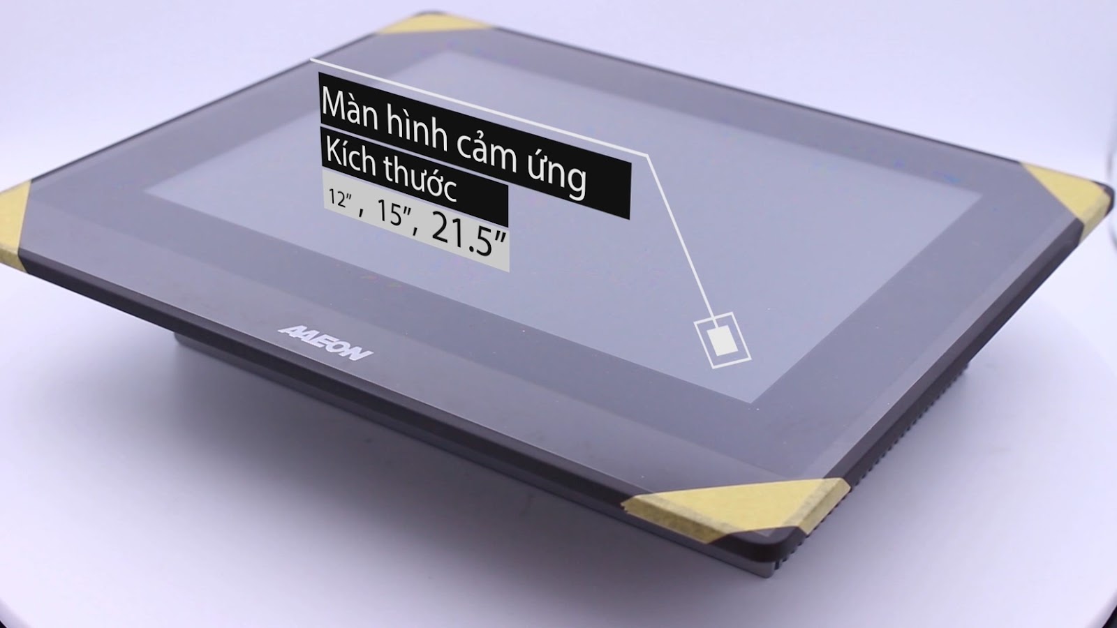 Hệ thống hiển thị công nghiệp gồm màn hình cảm ứng và máy tính công nghiệp phía sau