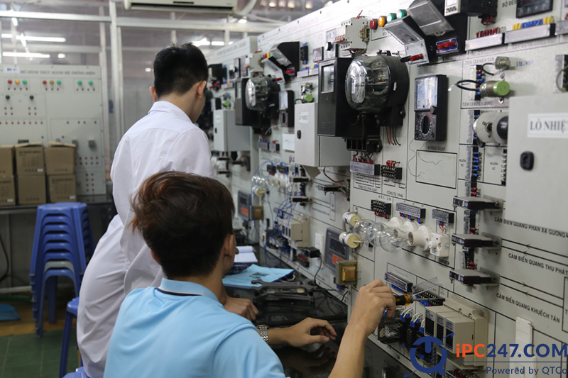 Hệ thống điều khiển là gì? Phân loại và ứng dụng hệ thống điều khiển công nghiệp he thong dieu khien 4