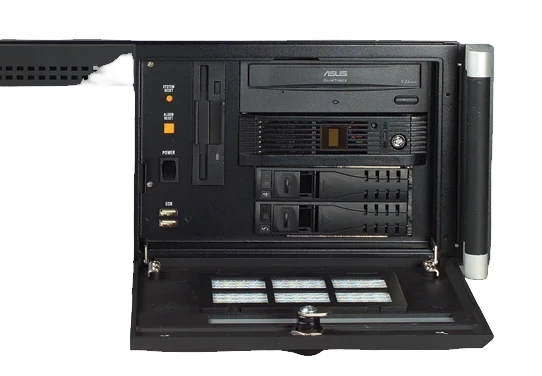 Advantech ACP-4320 khi mở cửa trước