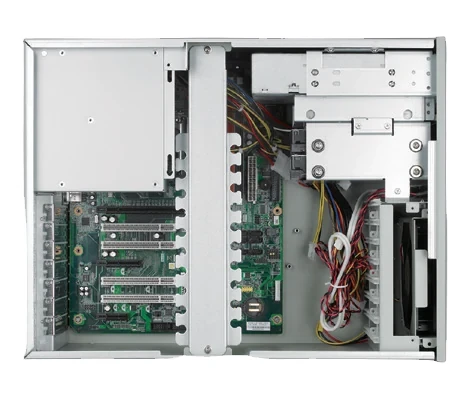 Bên trong IPC-7132 khi mở nắp